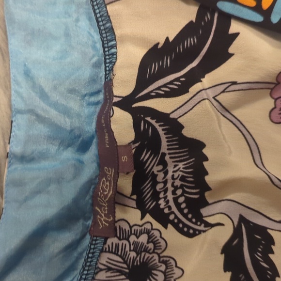 100% silk top - Picture 2 of 3